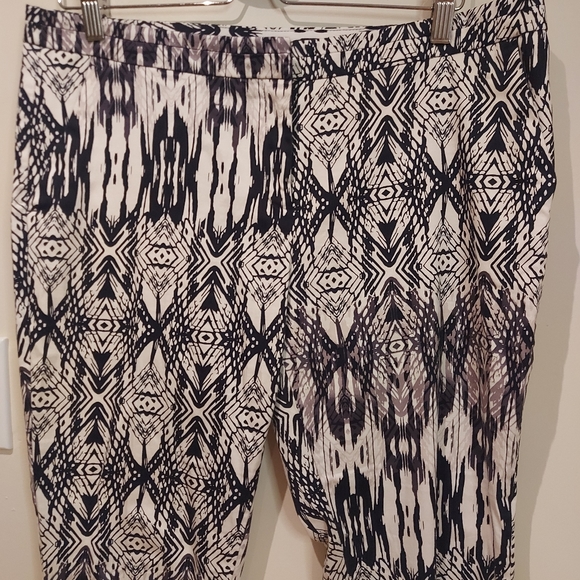 ❣️Ladies Atmosphere skinny pants size 14 (#291) - Picture 2 of 9